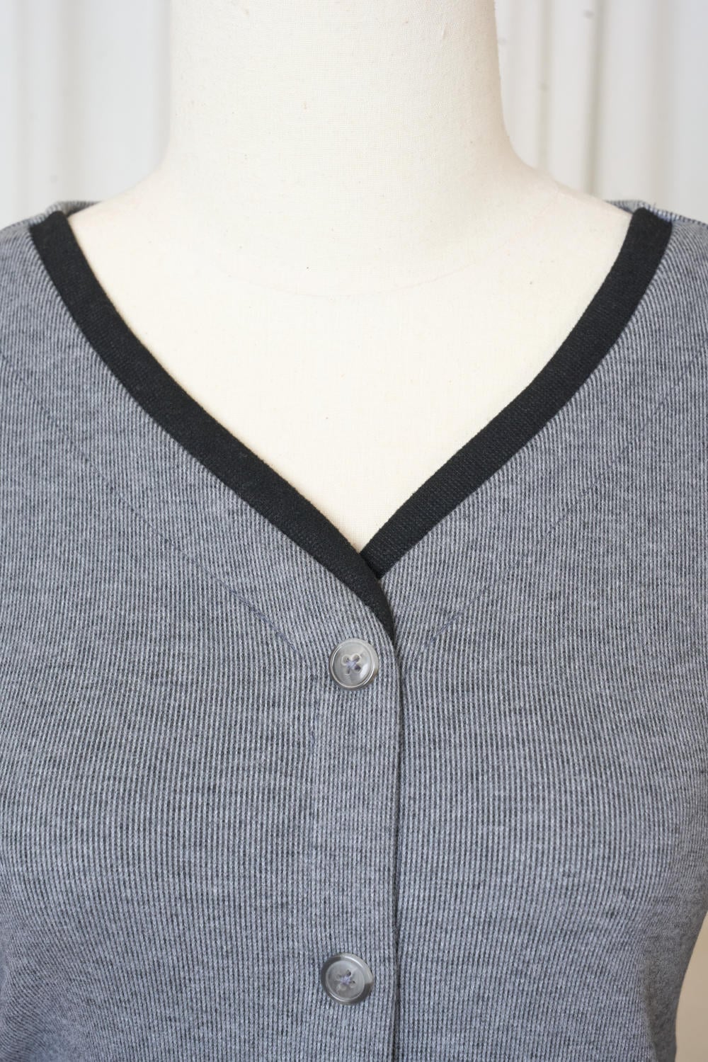 Bộ đồ nữ nỉ lông cừu áo cổ tim phối viền quần suông