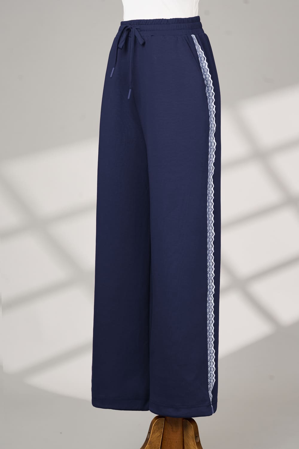 Quần dài suông phối sọc ren chất umi cao cấp