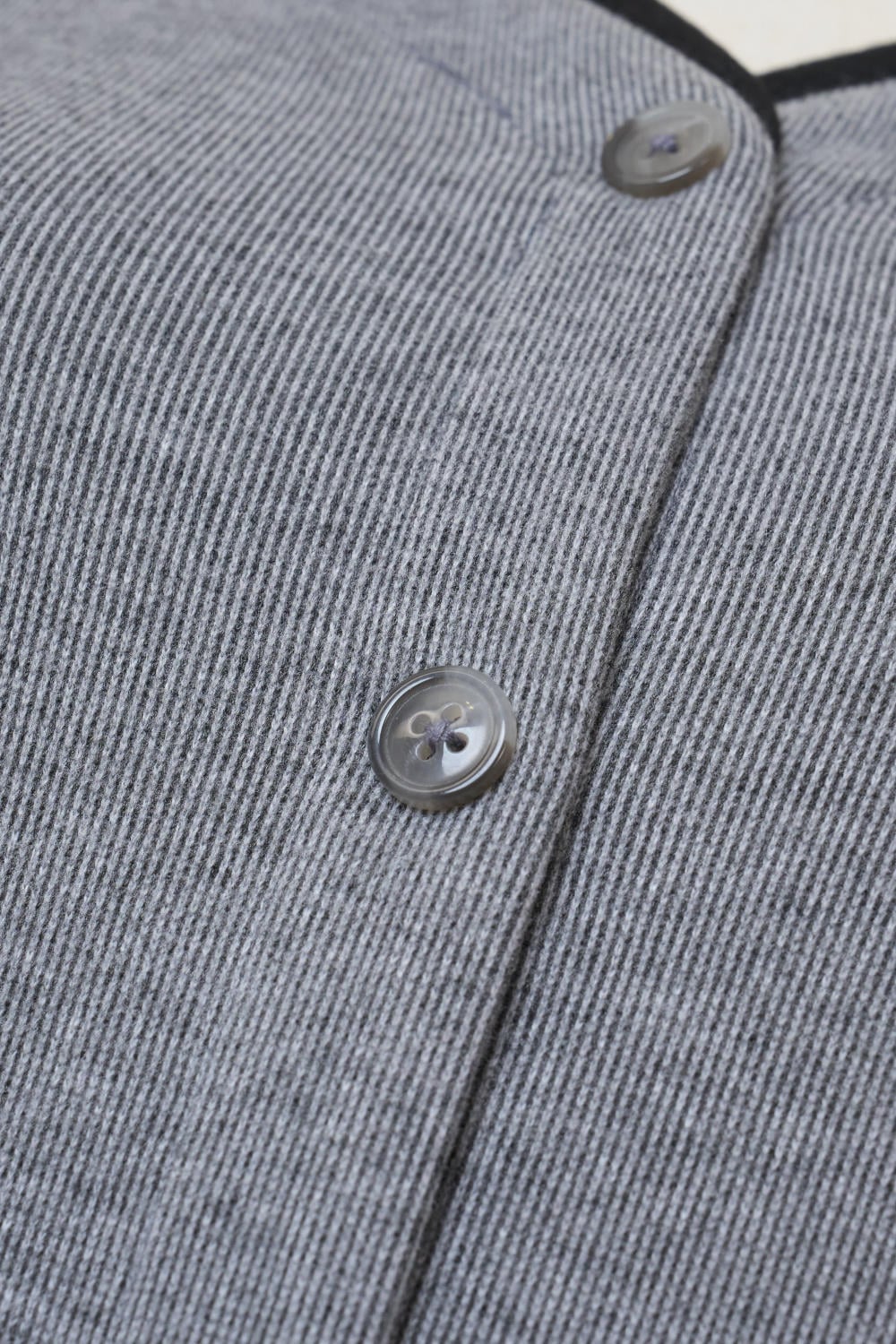 Bộ đồ nữ nỉ lông cừu áo cổ tim phối viền quần suông