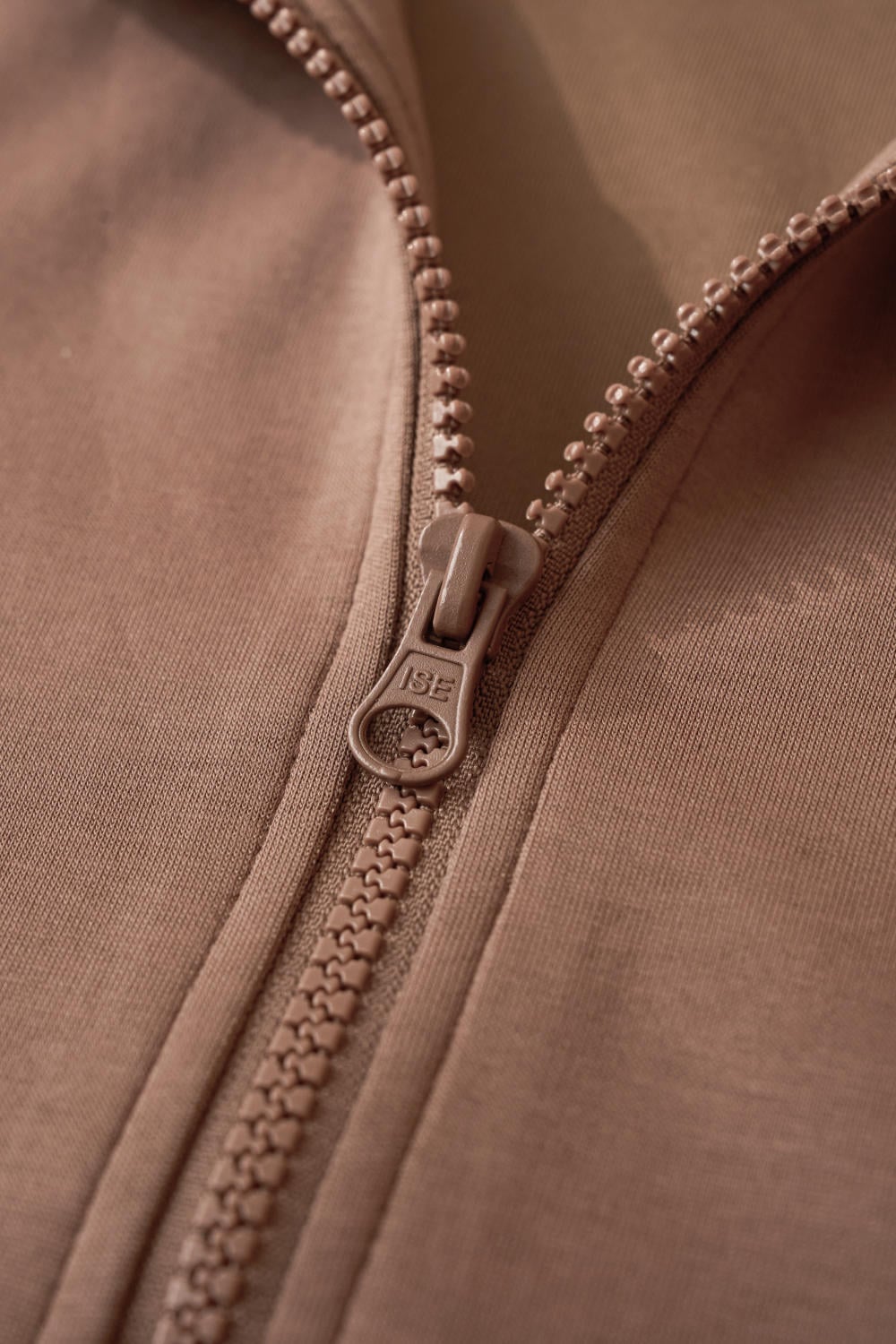 Áo khoác thể thao nữ vải Umi dáng vai chườm phối viền