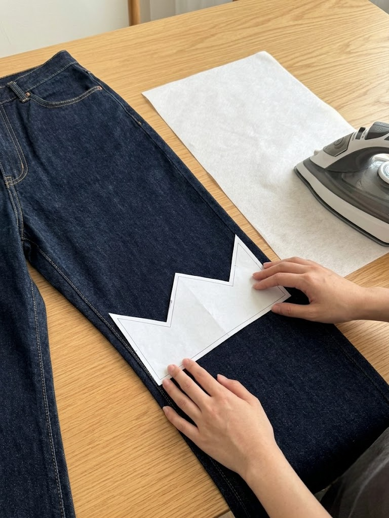 Cách làm vương miện quần jean
