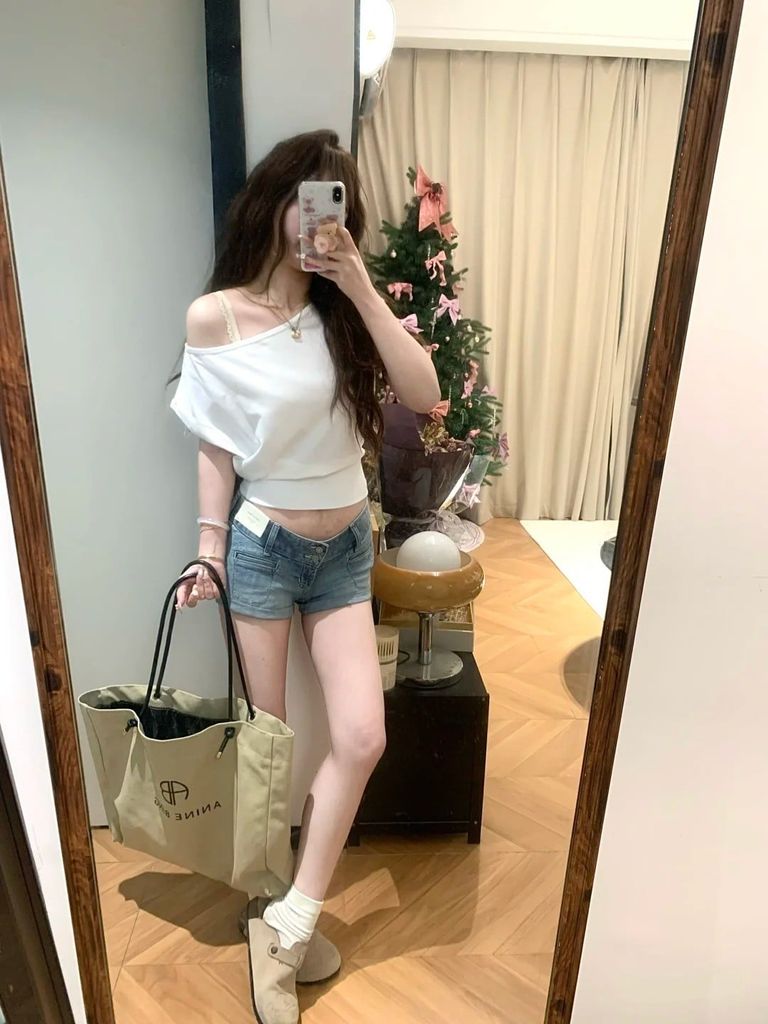 Cách mặc áo trễ vai đẹp
