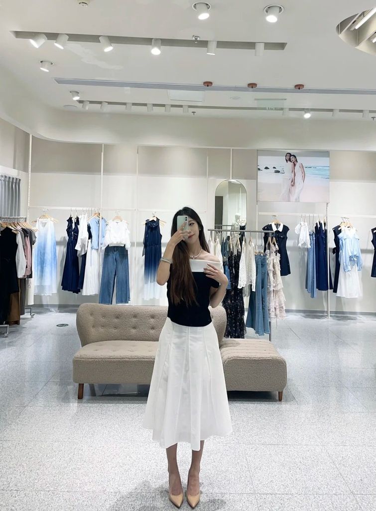 Cách mặc áo trễ vai đẹp