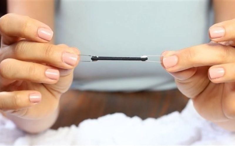 Cách mặc áo trễ vai đẹp