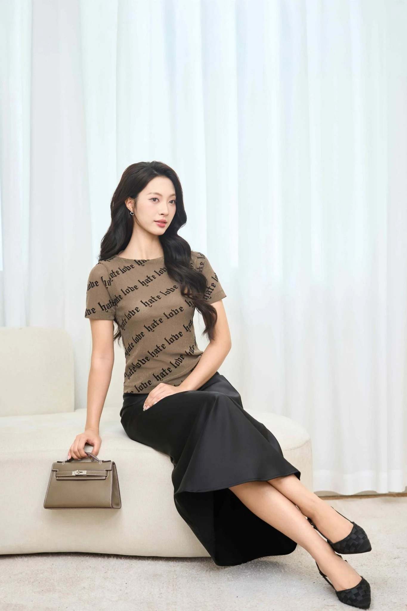 cách phối đồ với áo phông nữ
