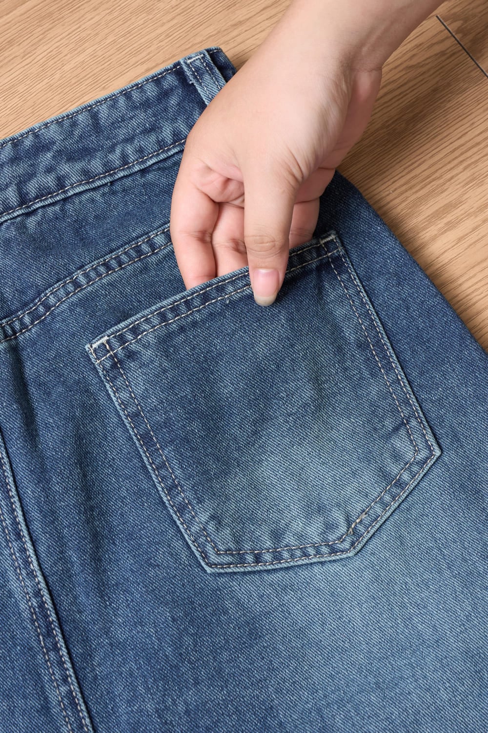 Gemnohu tải ứng dụng jean dáng suông dài cạp cao xẻ sau