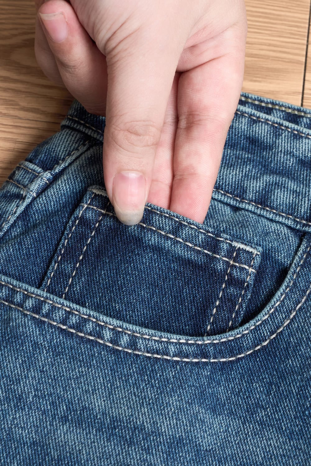 Gemnohu tải ứng dụng jean dáng suông dài cạp cao xẻ sau