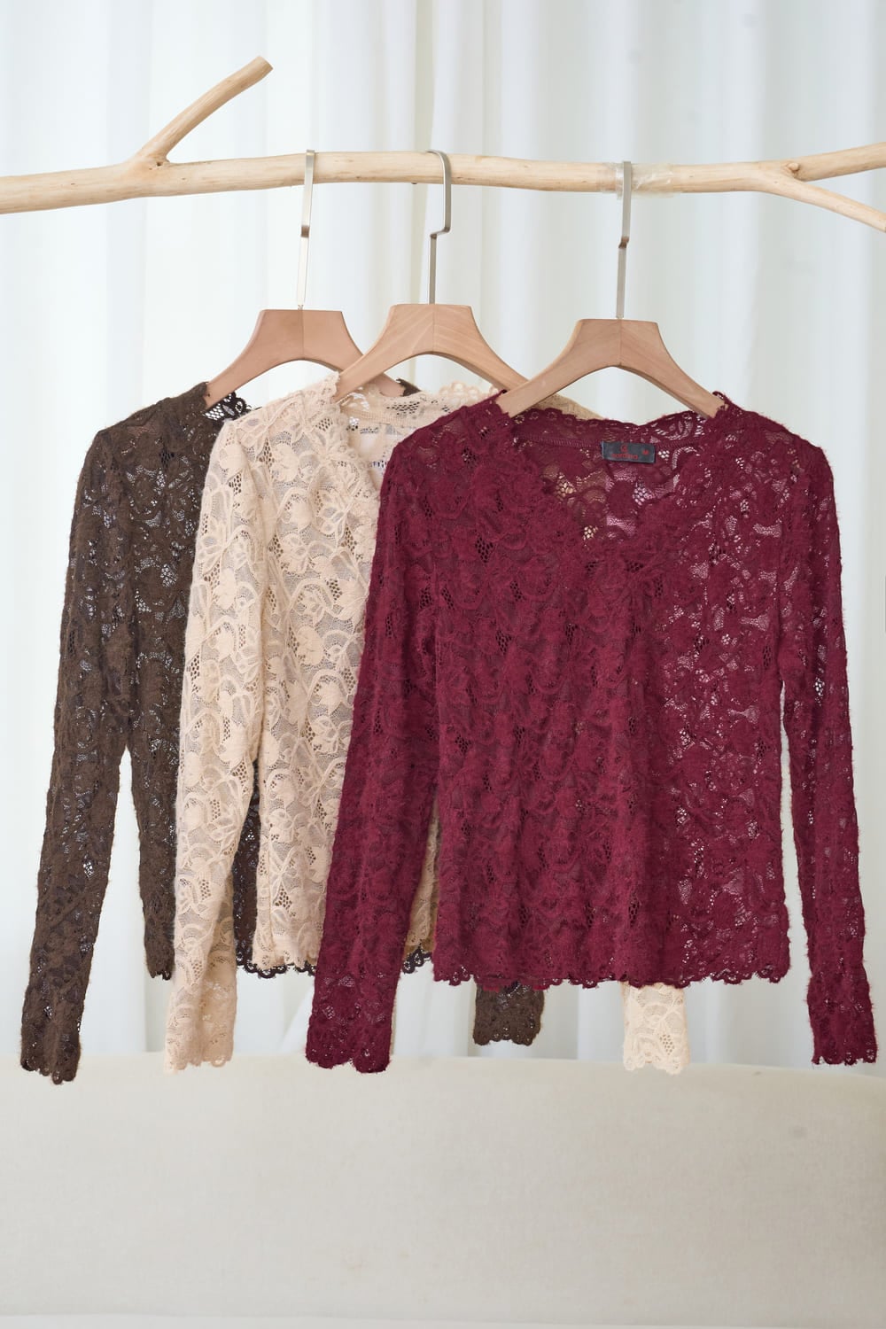 Áo dài tay cổ tim dáng ôm