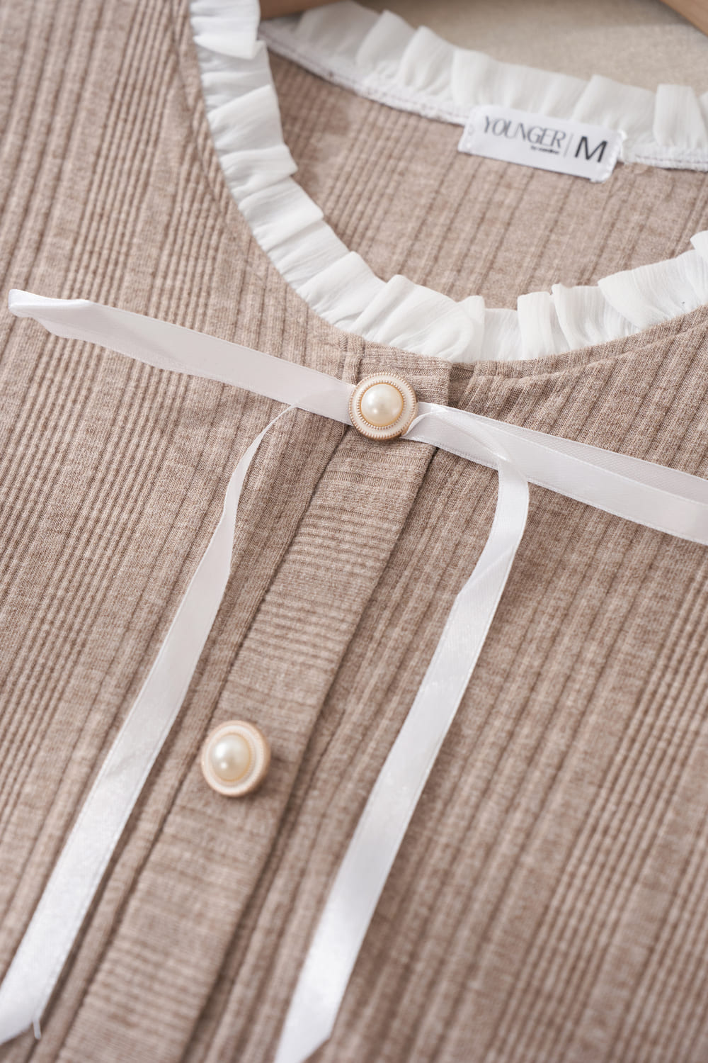 Áo len tay lỡ cổ bèo nơ