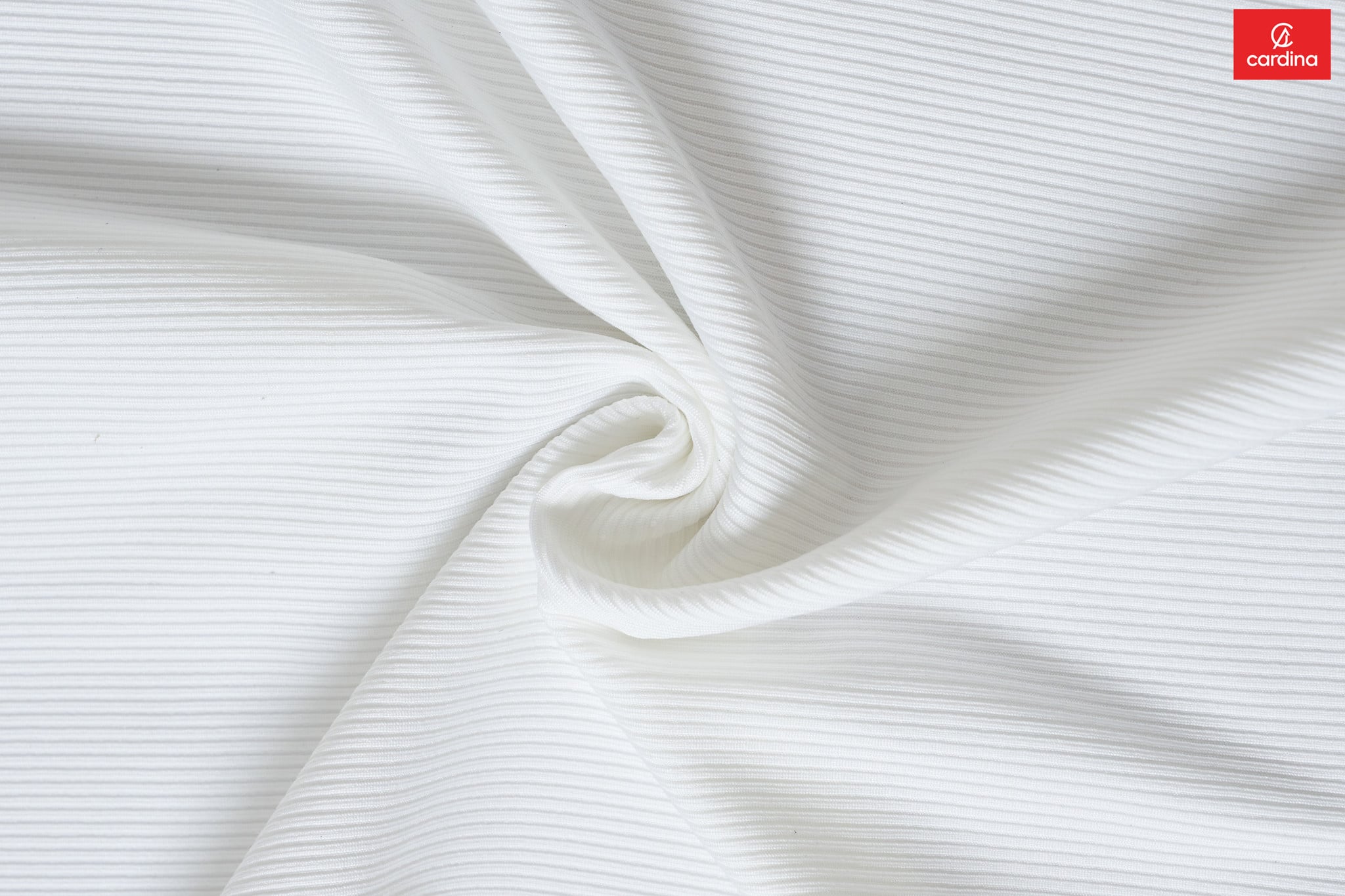 Áo tay cộc cổ trụ phối viền