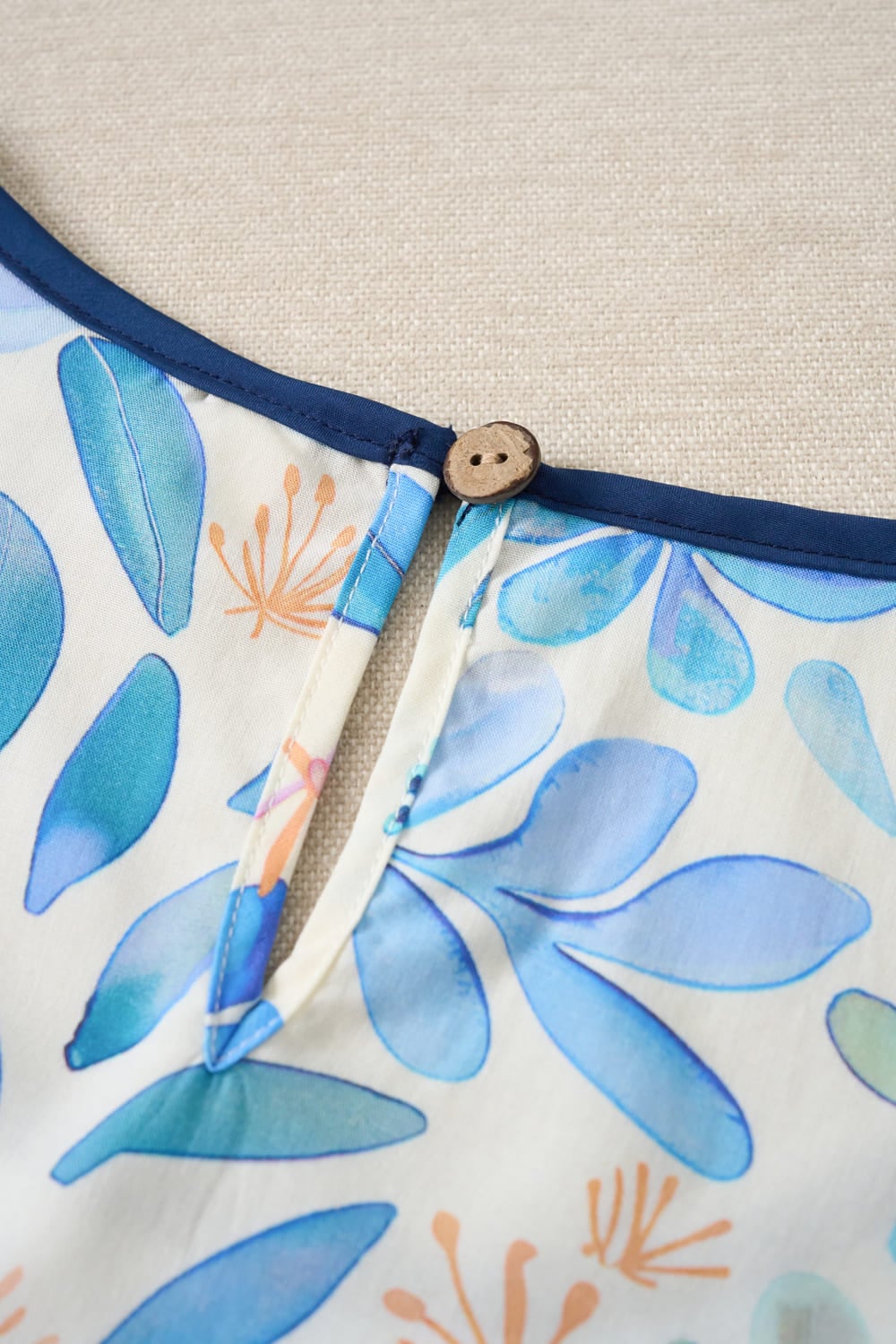 Bộ đồ lanh lửng nữ tay cộc cổ tròn họa tiết lá