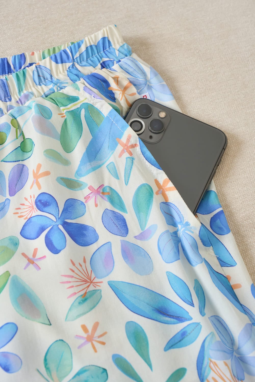 Bộ đồ lanh lửng nữ tay cộc cổ tròn họa tiết lá