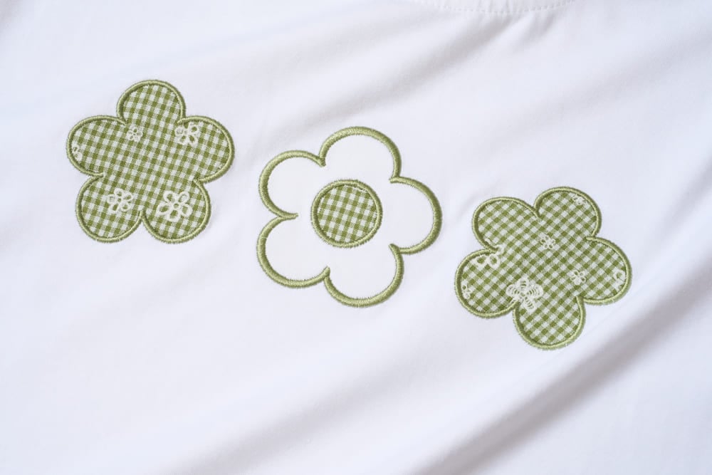 Bộ đồ nữ Cotton đùi cổ tròn tay cộc họa tiết hoa thêu