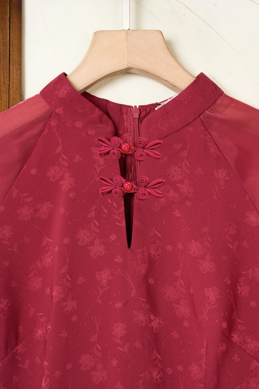 Áo dài Duyên Hỷ chất lụa Tô Châu in vân hoa chìm