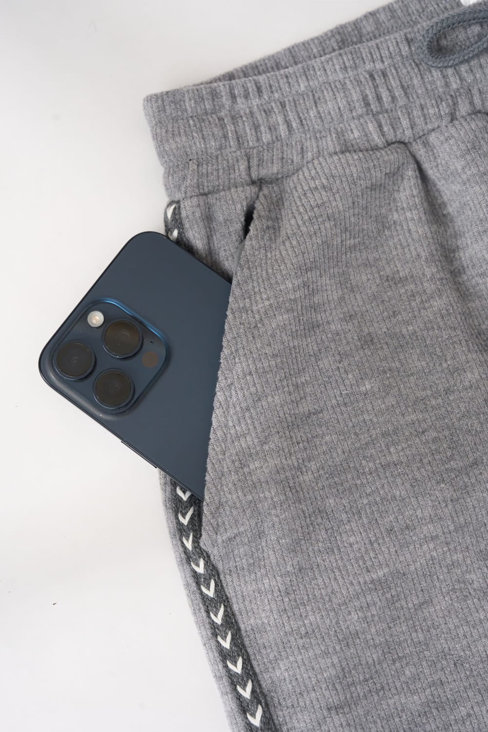 Quần suông cạp chun phối sườn