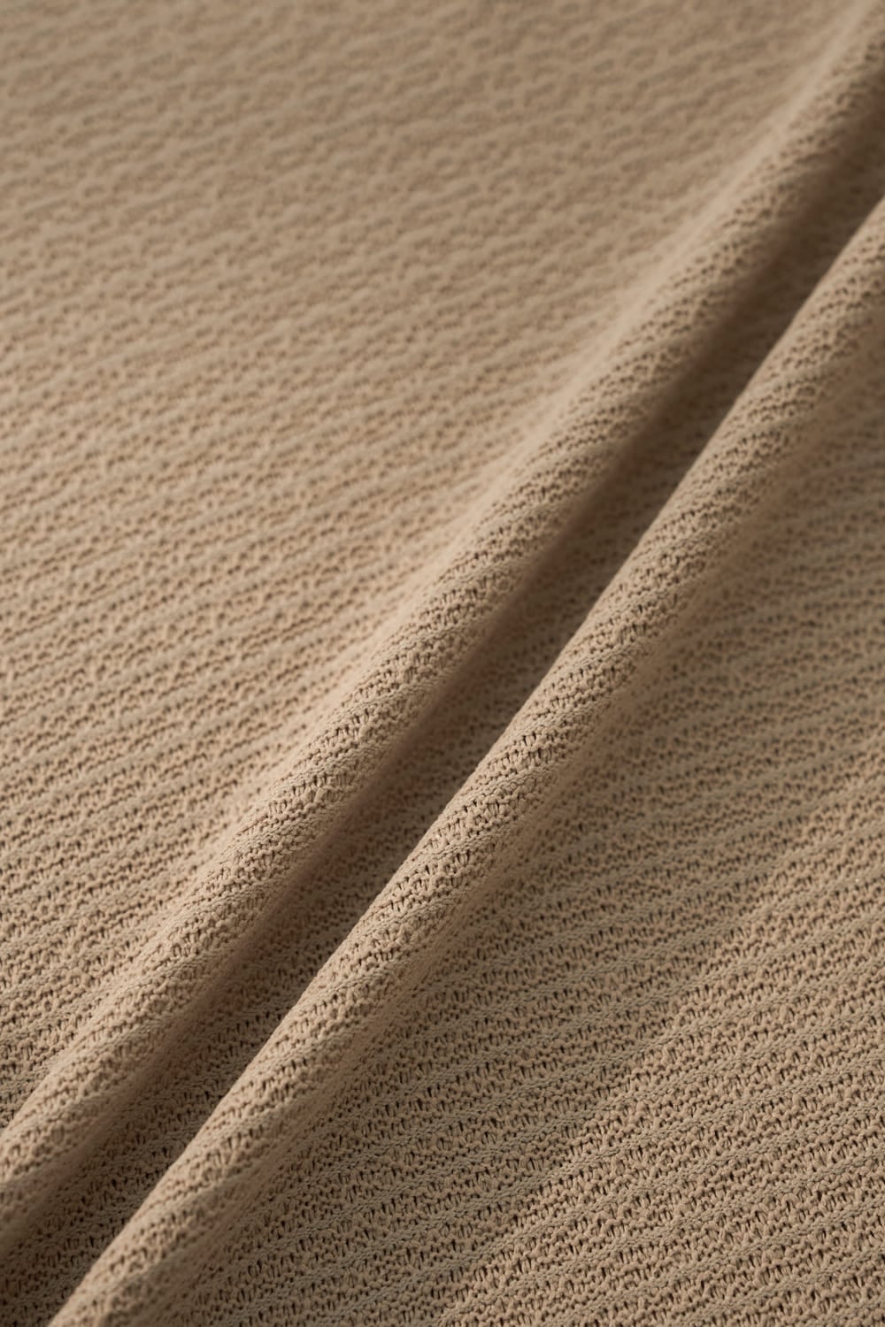 Áo nữ Younger dòng Thanh lịch vải len xốp dáng tay lỡ cổ tròn phối viền ren