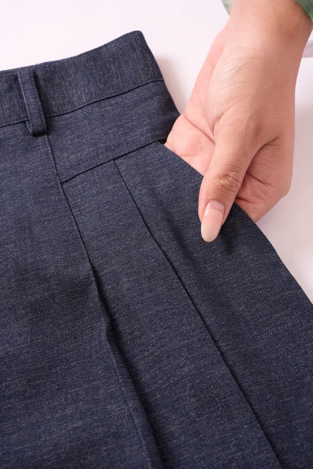 Chân váy denim xòe xếp ly hai bên
