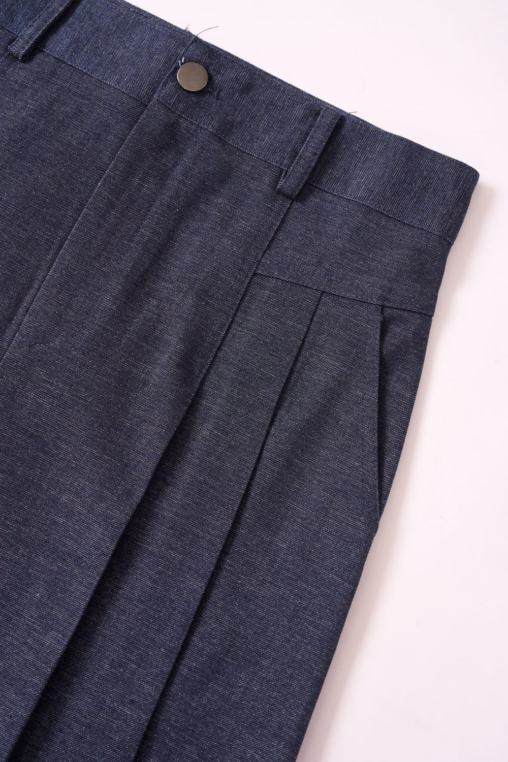 Chân váy denim xòe xếp ly hai bên
