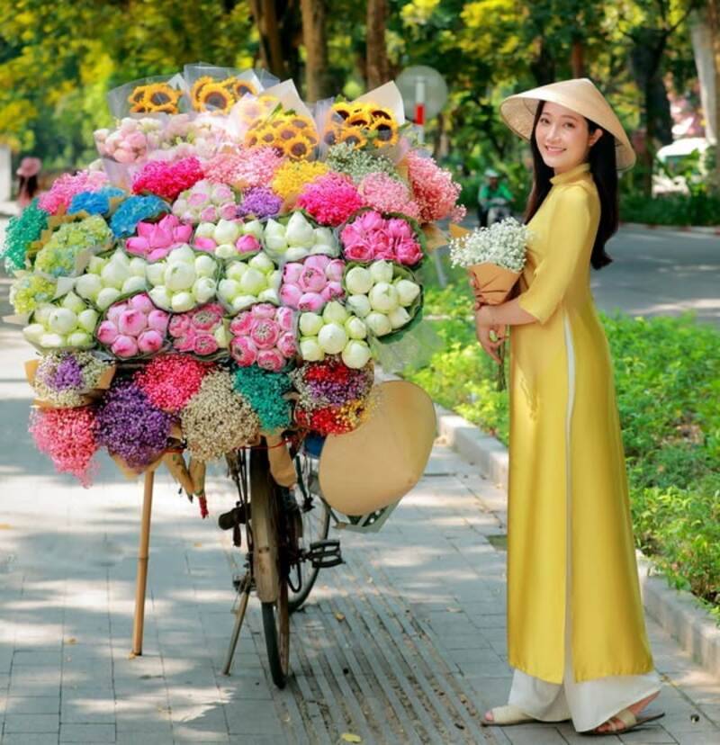 Mách nàng tips chụp ảnh với xe hoa Hà Nội mùa thu siêu XINH