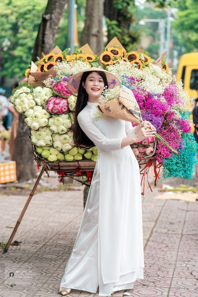 Mách nàng tips chụp ảnh với xe hoa Hà Nội mùa thu siêu XINH