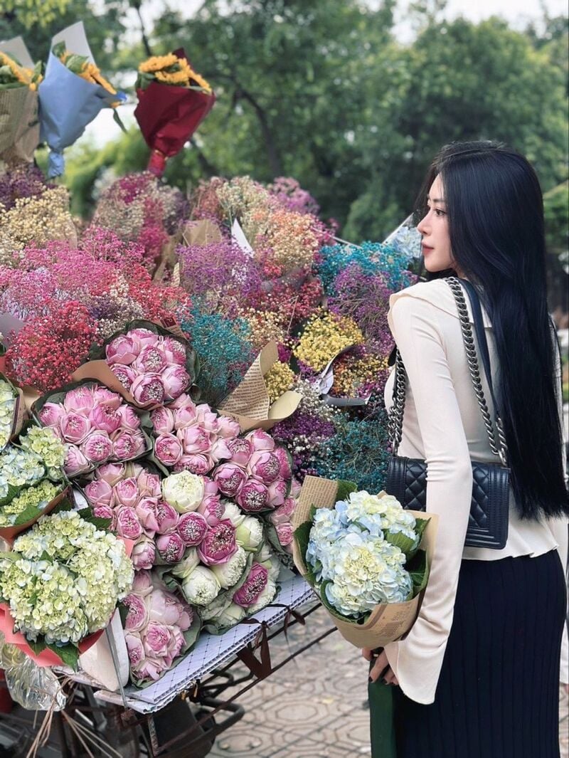 chụp ảnh với xe hoa