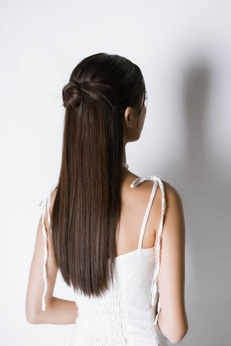 Cách cột tóc nửa đầu đẹp