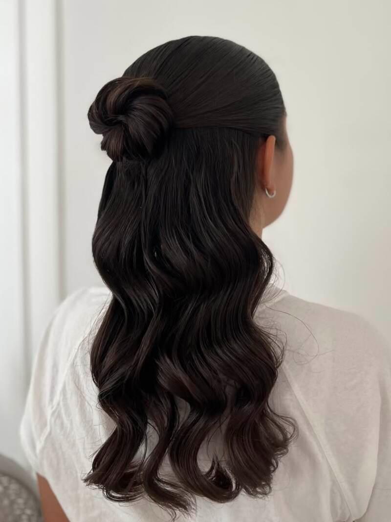 Cách cột tóc nửa đầu đẹp