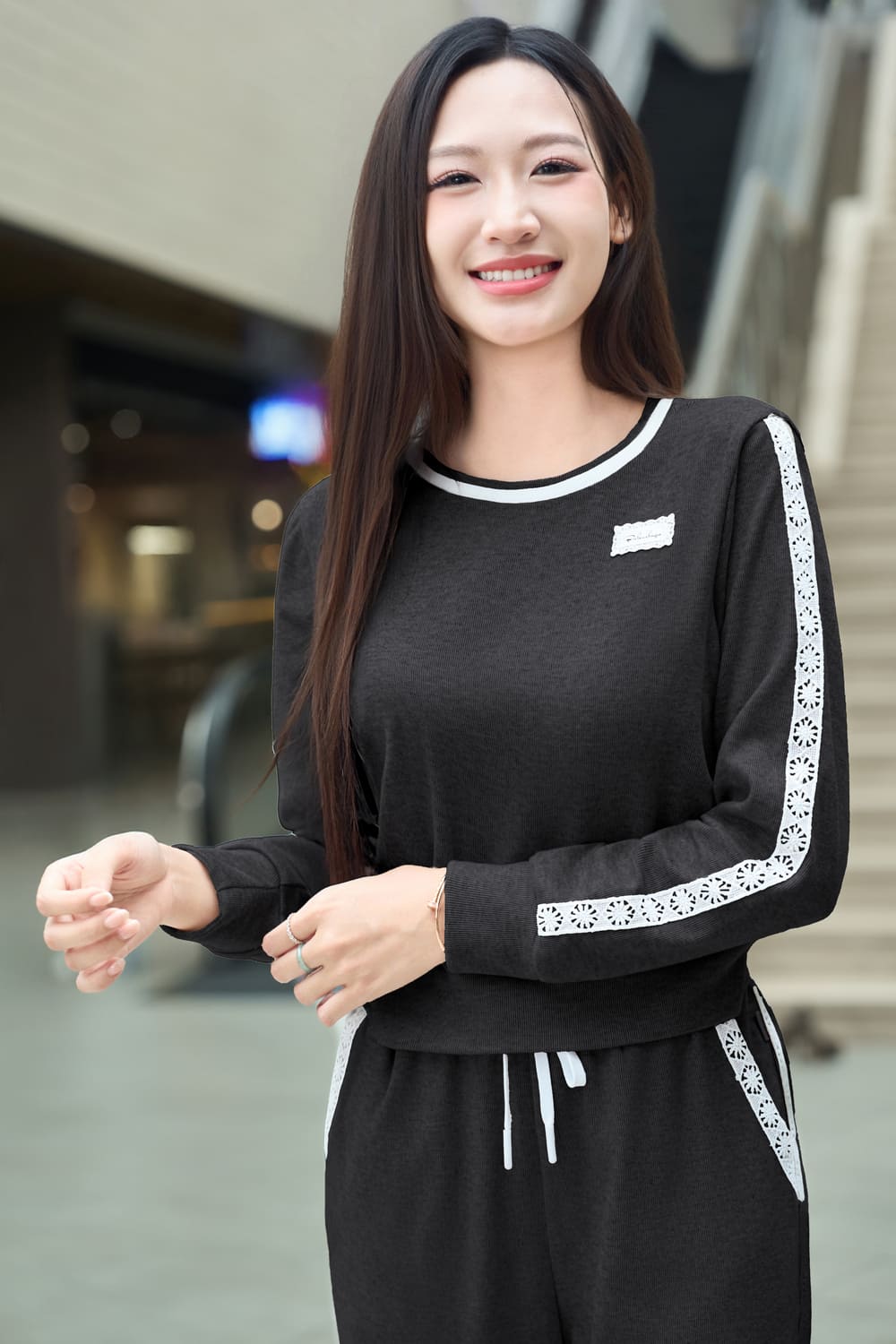 Bộ dài tay nỉ tăm lông cừu cổ tròn phối viền ren