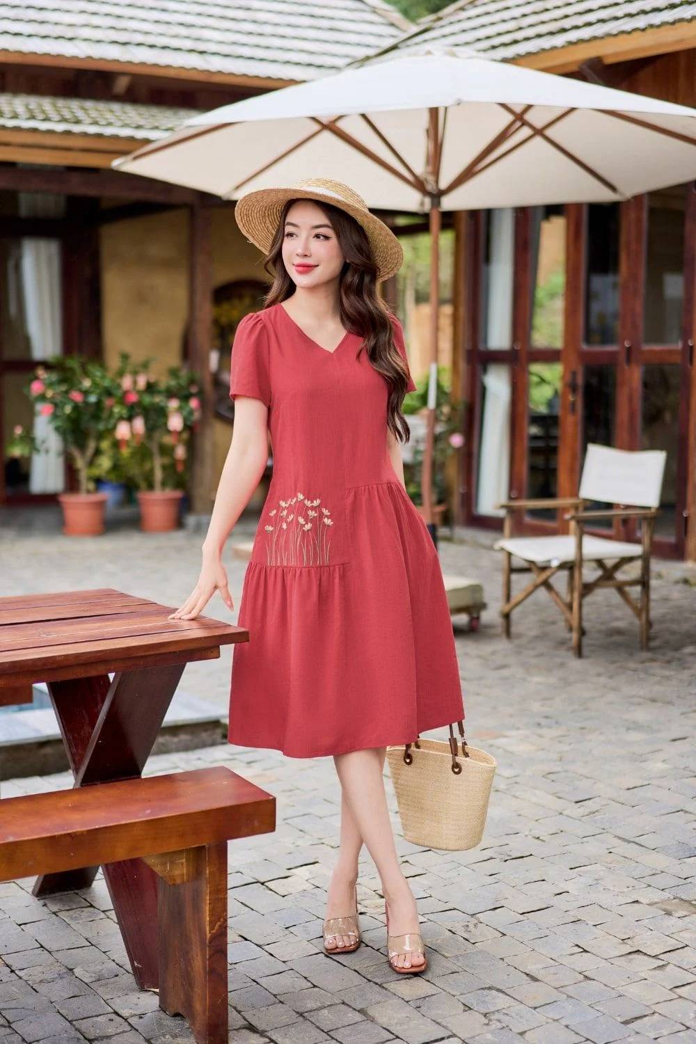 Bí quyết diện đầm suông trung niên cực chảnh cho các quý cô