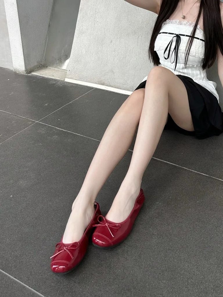 Giày búp bê đỏ đô đính nơ
