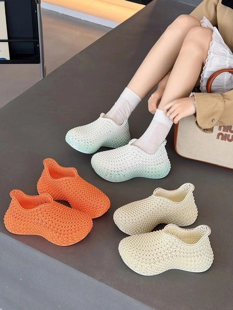 Những mẫu giày nhựa nữ đẹp, cao cấp