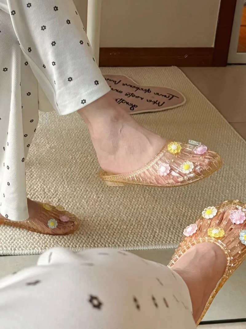 Giày sục nhựa nữ