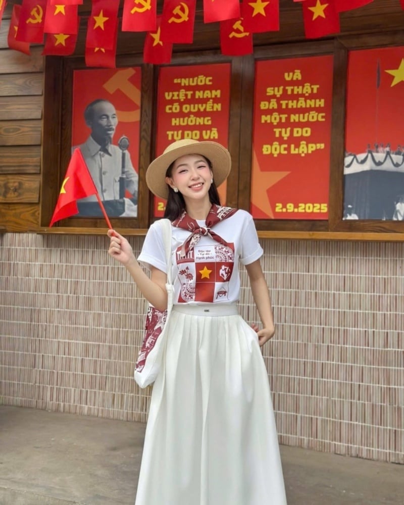 Lưu ngay 20+ outfit phối đồ đi chơi lễ Quốc Khánh 2/9 siêu chảnh cho nàng