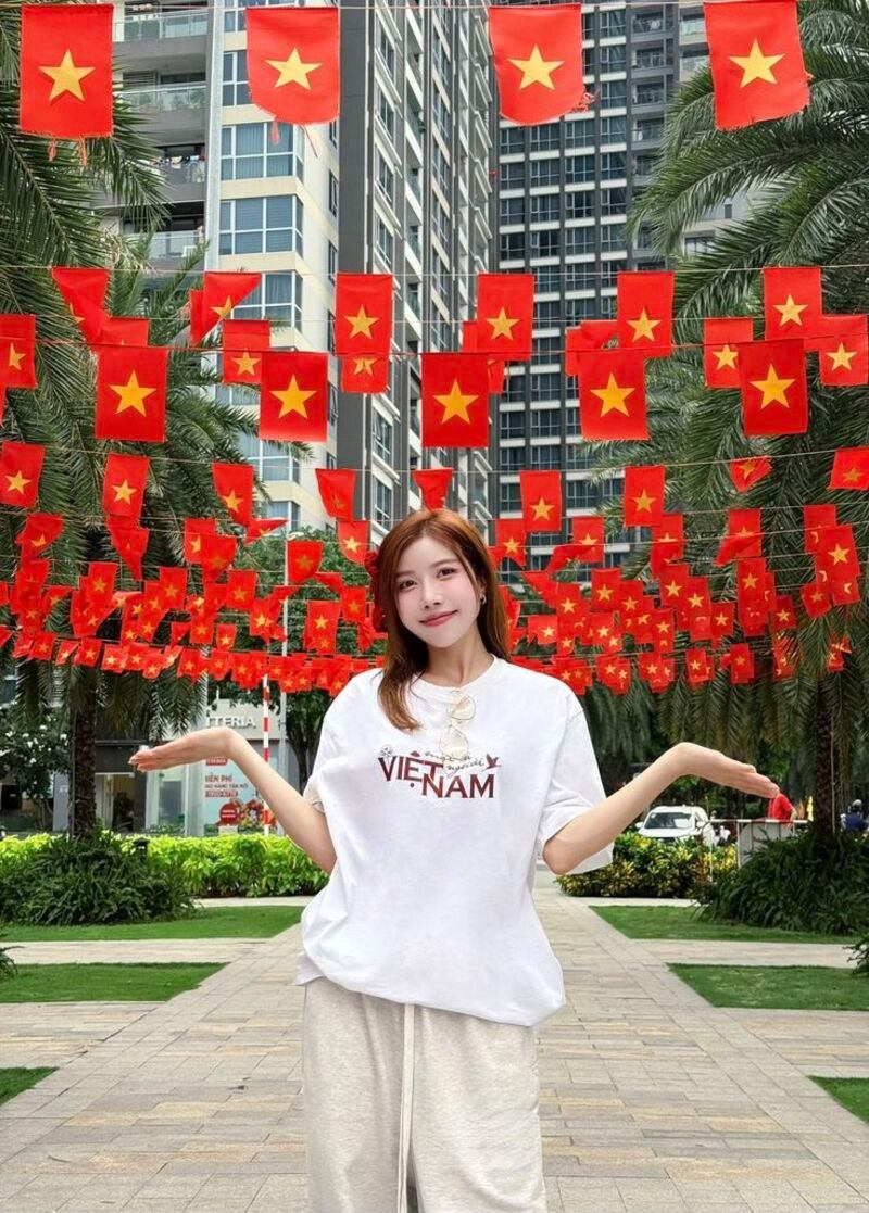 Lưu ngay 20+ outfit phối đồ đi chơi lễ Quốc Khánh 2/9 siêu chảnh cho nàng