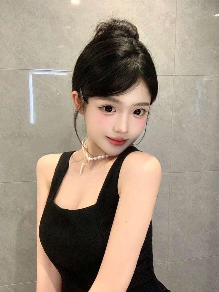 Mặc đầm body để tóc gì đẹp