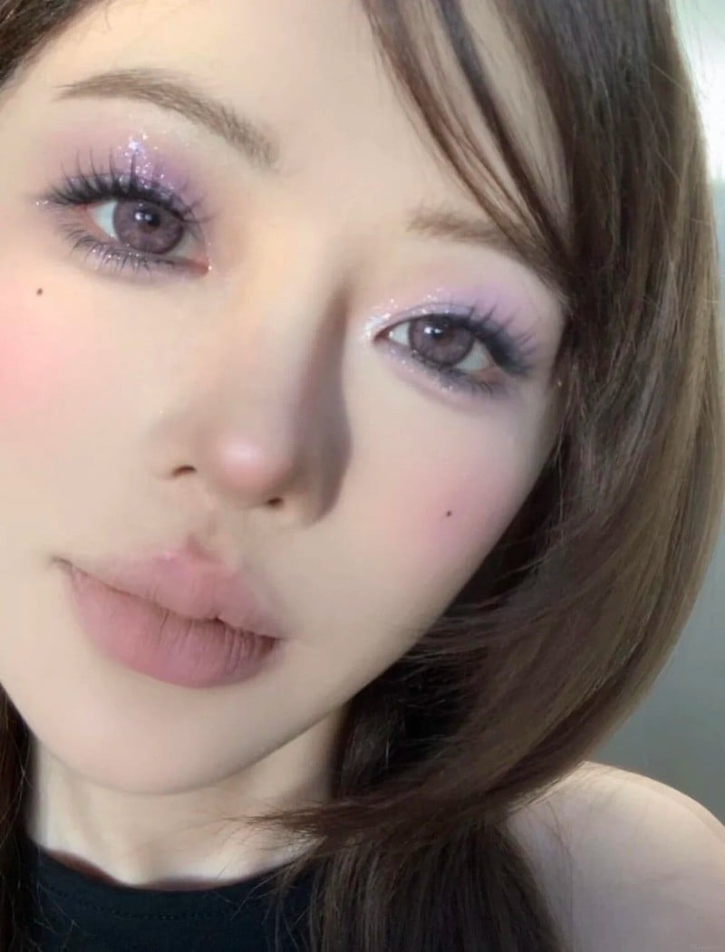 Makeup tone hồng tím