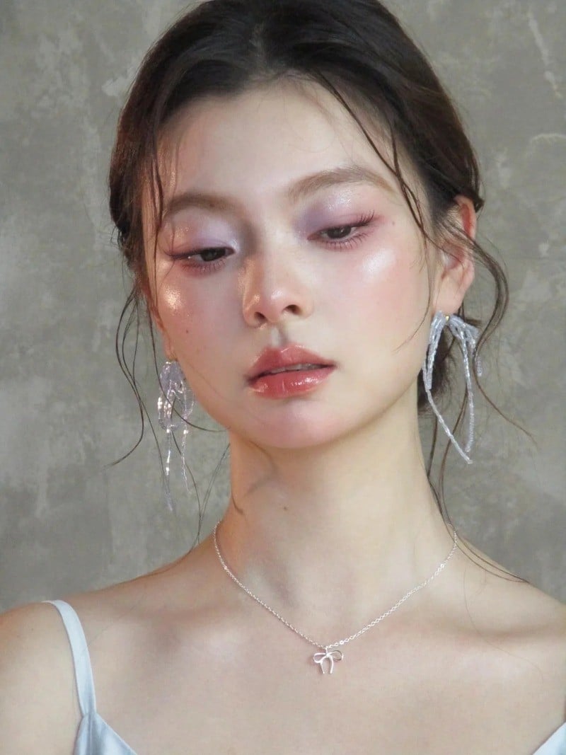Makeup tone hồng tím