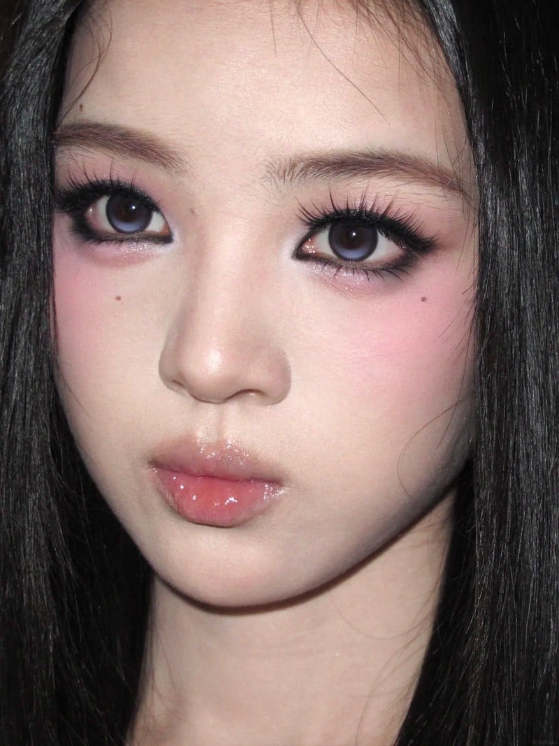 Makeup tone hồng tím