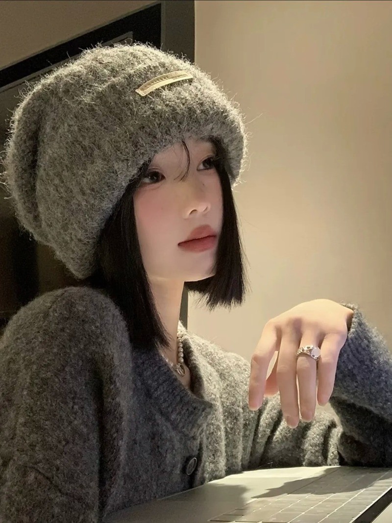 Cách chọn mua mũ len phù hợp với từng khuôn mặt đơn giản mà nàng phải biết