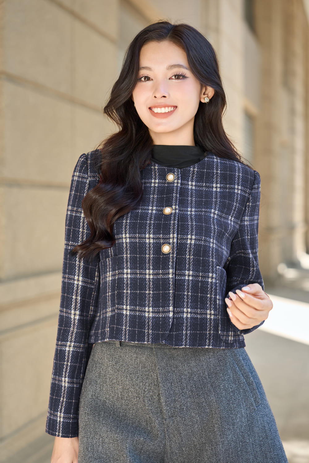 Áo khoác dạ tweed họa tiết kẻ dáng ngắn Retrochic