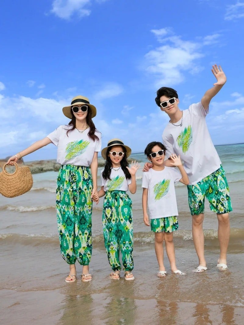 những bộ quần áo đi biển
