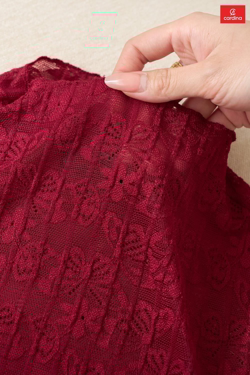 Áo ren dài tay cổ leo