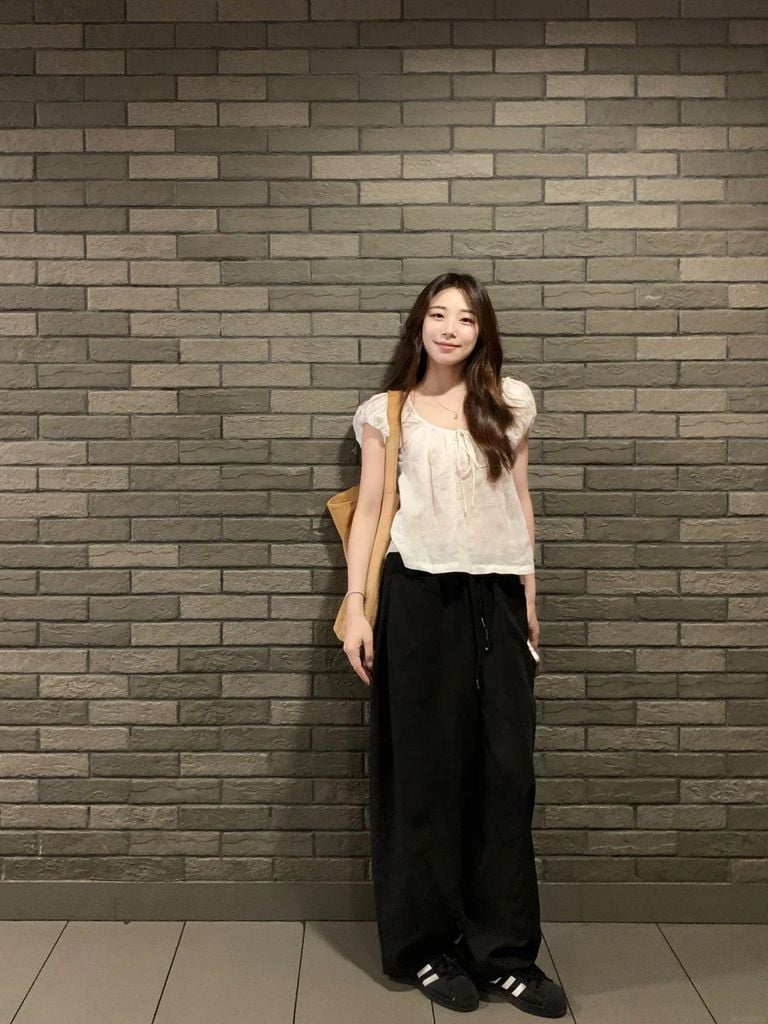 phối đồ với quần ống rộng mùa hè