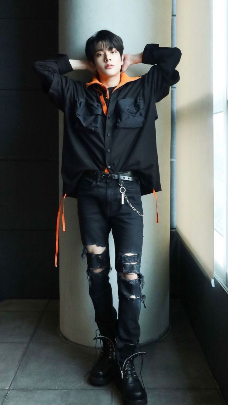 Phong cách ăn mặc bad boy là gì?