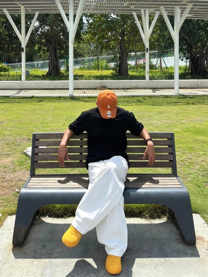 quần bò trắng