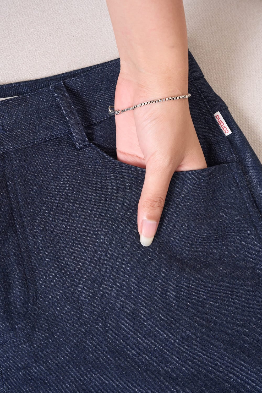Quần denim mềm ống suông cạp to túi ốp sau có nắp