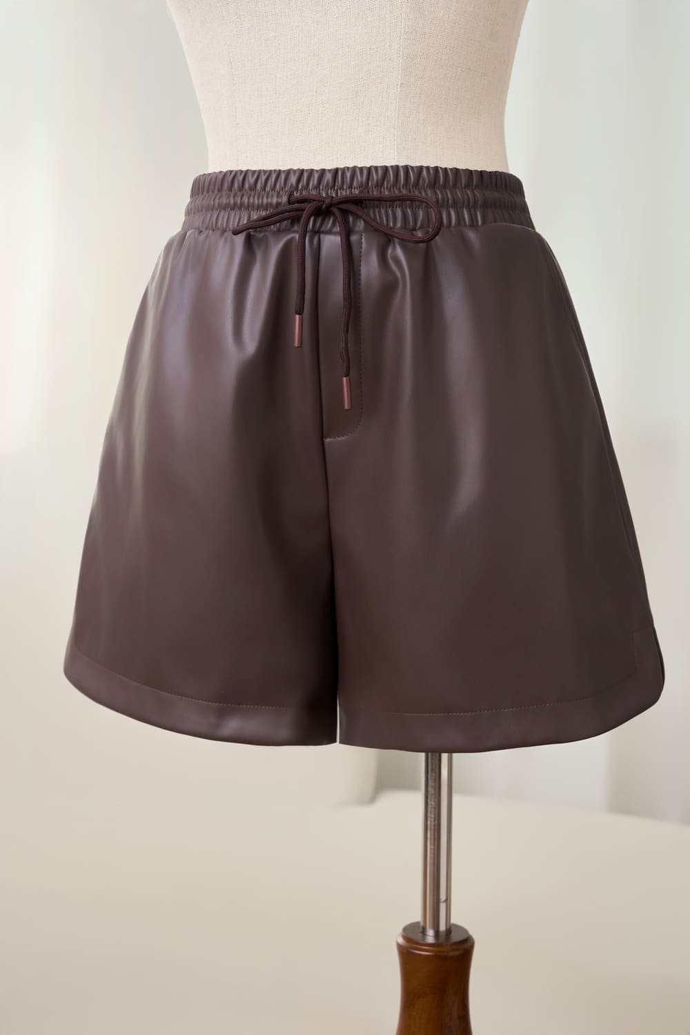 Quần sooc nữ da mềm dáng chữ A cạp chun gấu tôm