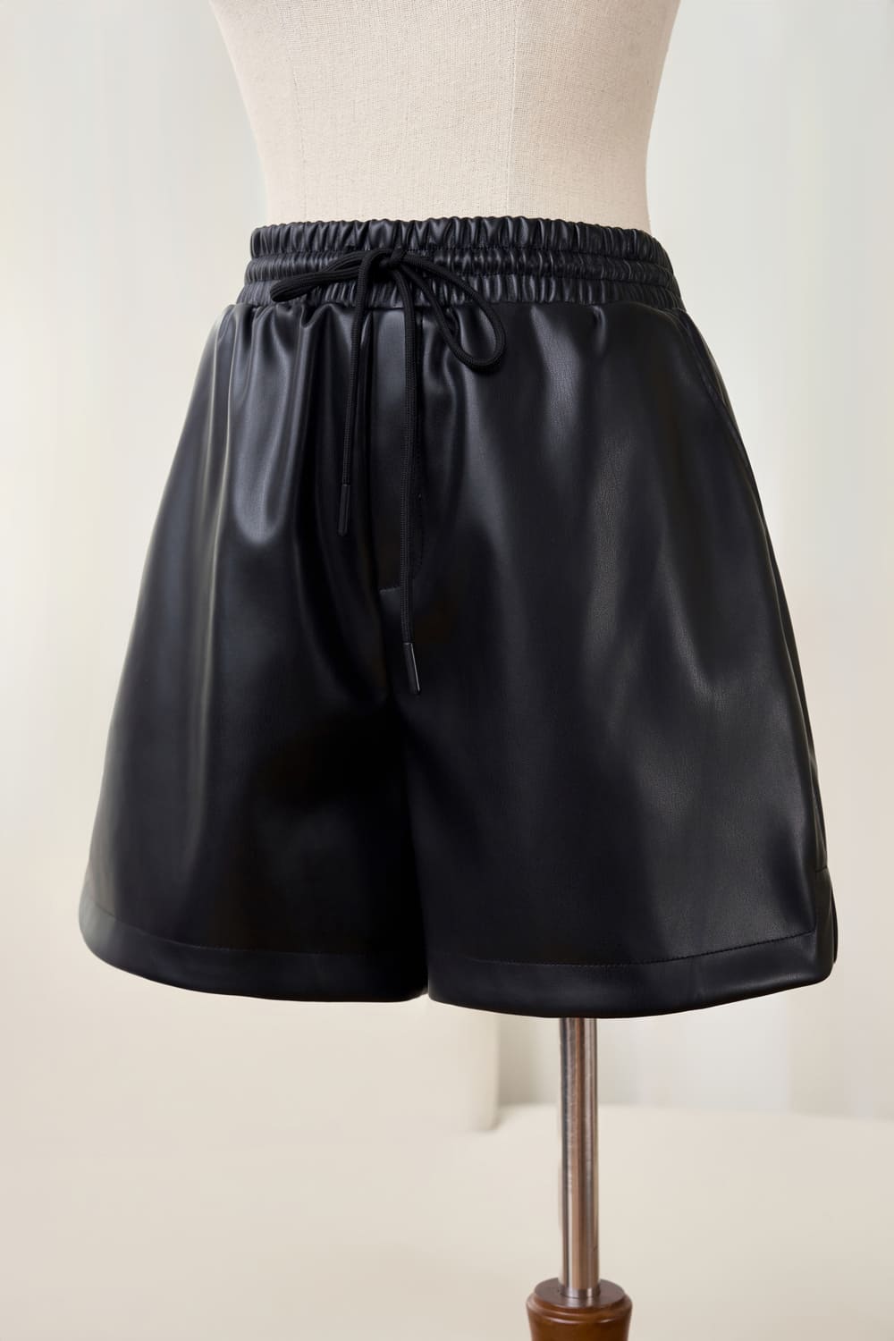 Quần sooc nữ da mềm dáng chữ A cạp chun gấu tôm