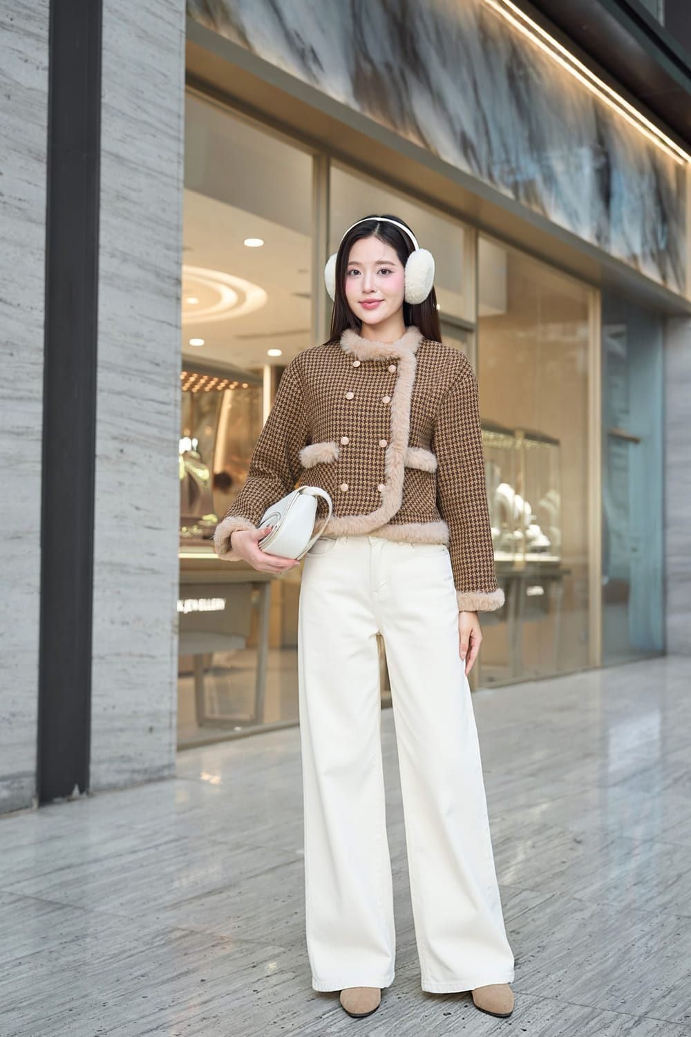 cách phối quần jean ống rộng cho người lùn