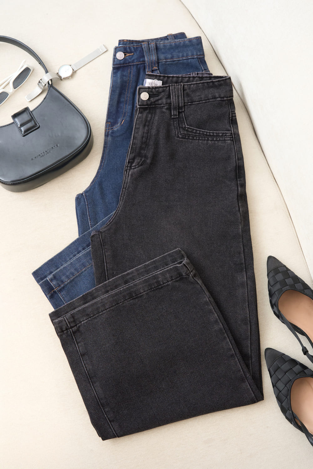 Quần jean suông cạp cao mài nhẹ